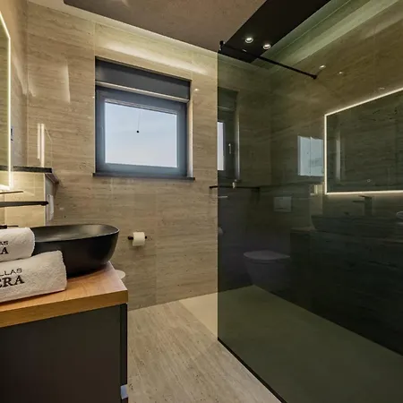 Crowonder Travera 1 With Heated Swimming Pool - Crowonder Luxury Rent Βίλα