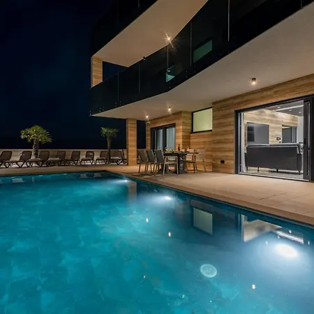 Crowonder Travera 1 With Heated Swimming Pool - Crowonder Luxury Rent Villa *