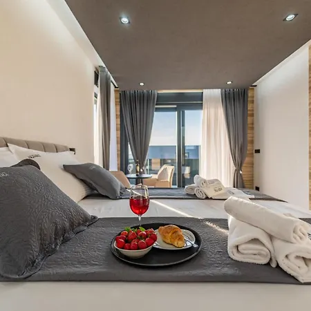 Crowonder Travera 1 With Heated Swimming Pool - Crowonder Luxury Rent * Privlaka (Zadar)