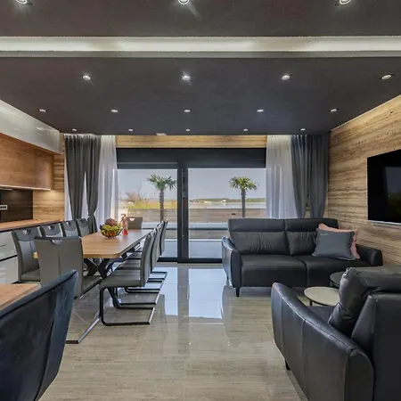 Crowonder Travera 1 With Heated Swimming Pool - Crowonder Luxury Rent Villa Privlaka (Zadar)