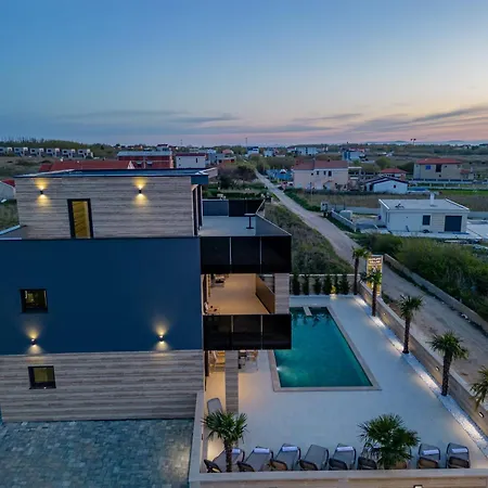 Villa Crowonder Travera 1 With Heated Swimming Pool - Crowonder Luxury Rent *