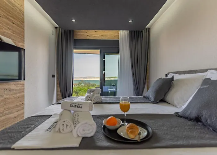 Crowonder Travera 1 With Heated Swimming Pool - Crowonder Luxury Rent Villa *